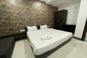 Townhouse 1004 Hotel Golden Glory